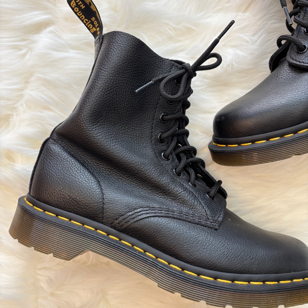 Dr. Martens 1460 Pascal Virginia Leather Lace Up Boots - Picture 5 of 9